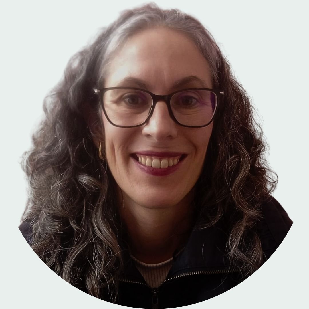 Ana Poveda redonda